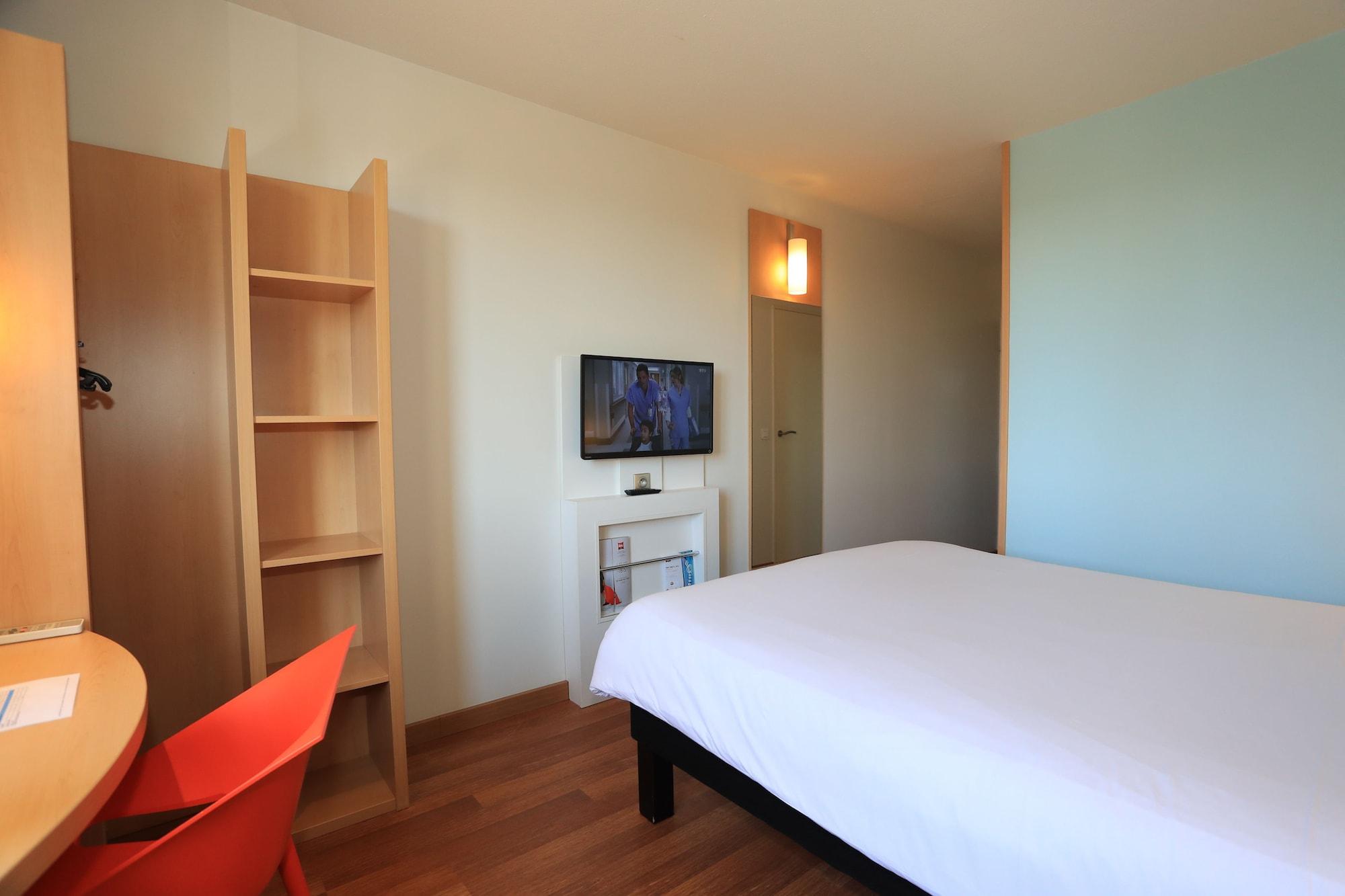 Ibis Hotel 3*