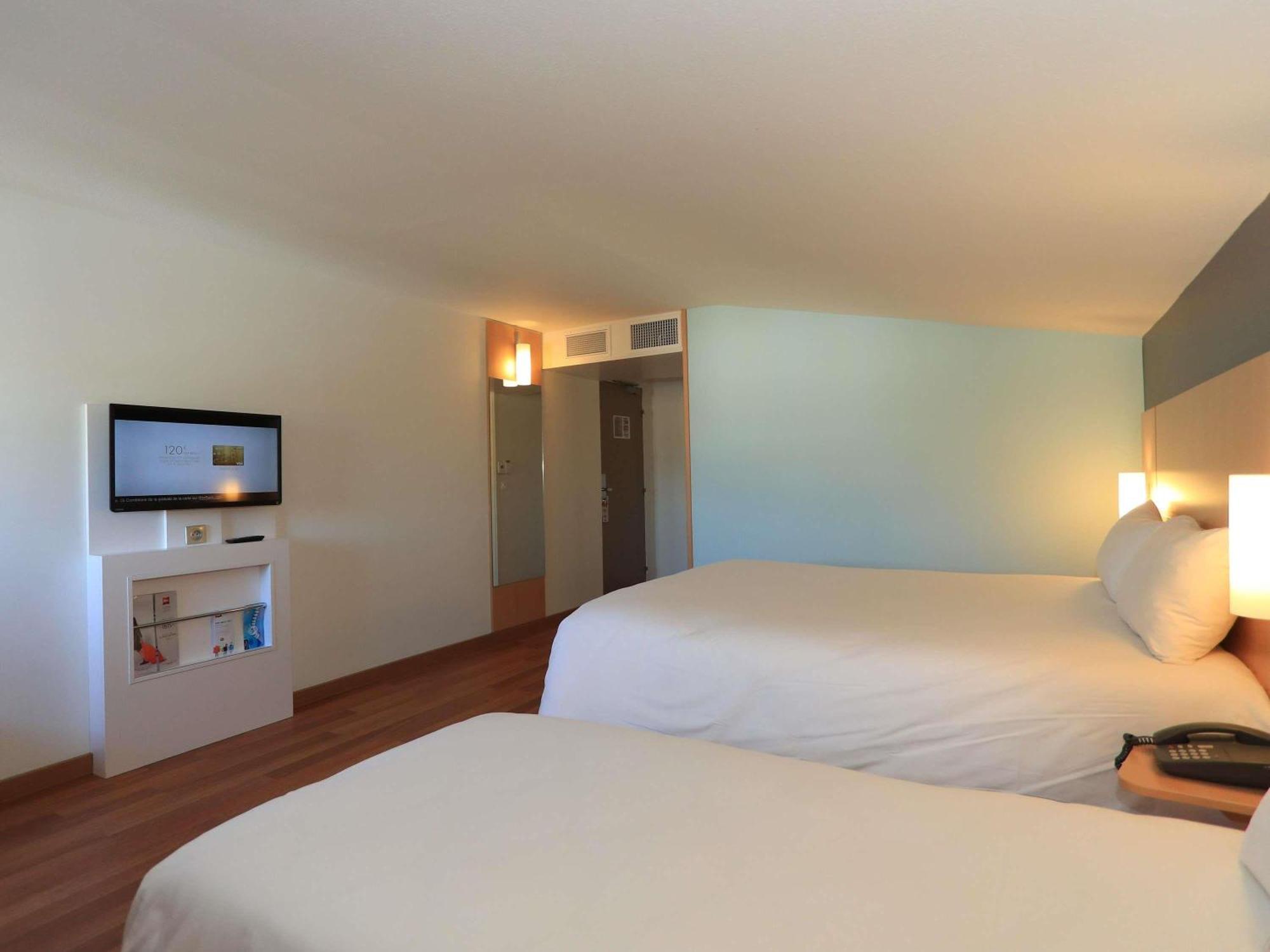 Ibis 3*