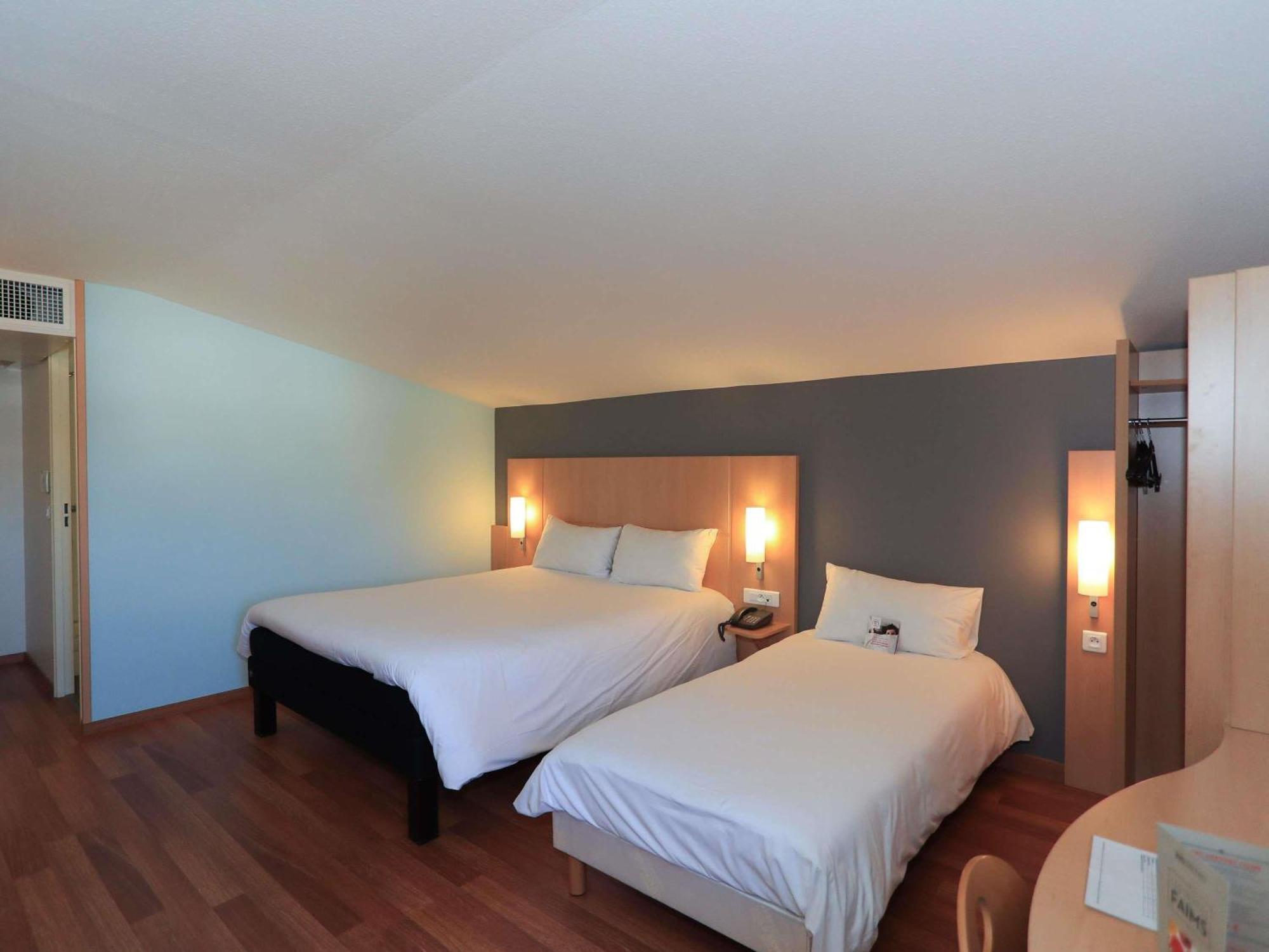 Ibis Hotel 3*